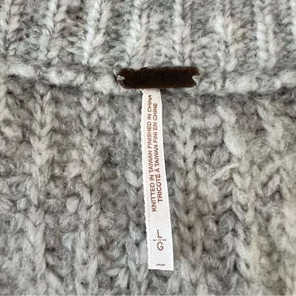 Free People NWT Blue Bell V-Neck Oversized Sweater ~ Gray ~ L - Picture 11 of 16